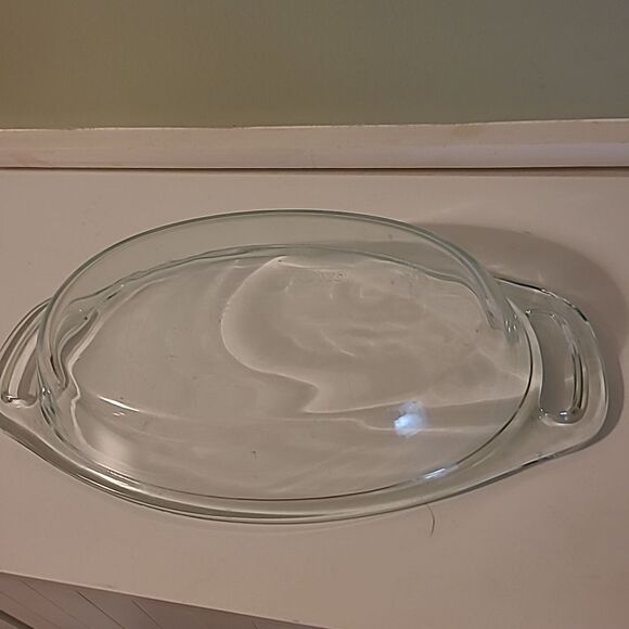 Pyrex Casserole Dish - Picture 2 of 3